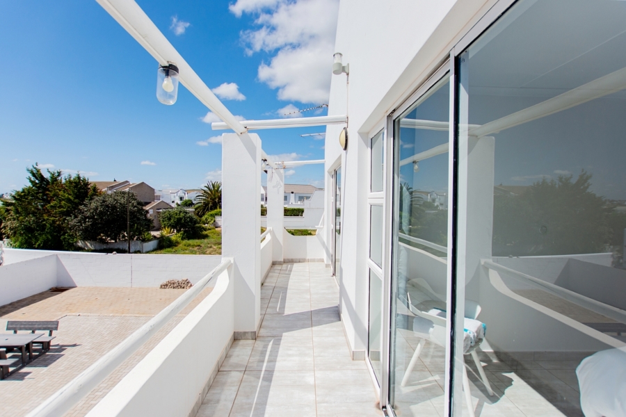 4 Bedroom Property for Sale in Britannia Bay Western Cape